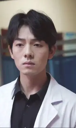 《都市小狂医》：狂傲医术，逆袭人生，都市爱情喜剧欢乐来袭！