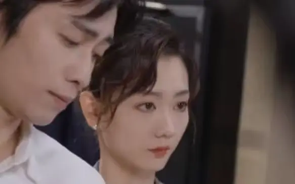 《捡个总裁当老公》：甜宠爆笑来袭，灰姑娘逆袭嫁入豪门！